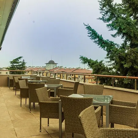 Отель Vemara Boutique Hotel-free Parking