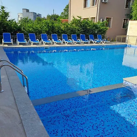 Vemara Boutique Hotel-free Parking Отель Варна