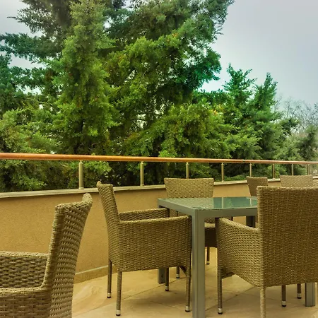 Vemara Boutique Hotel-free Parking Отель Варна