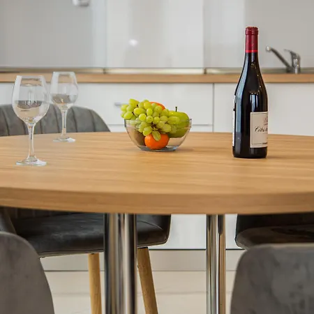 Vemara Boutique Hotel-free Parking Отель 3*