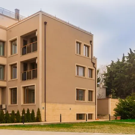 Vemara Boutique Hotel-free Parking Отель Варна