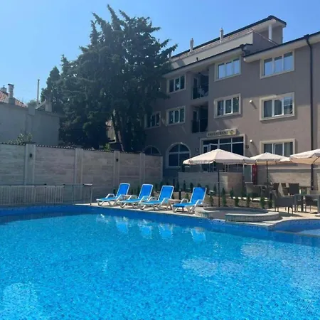 Vemara Boutique Hotel-free Parking 瓦爾納