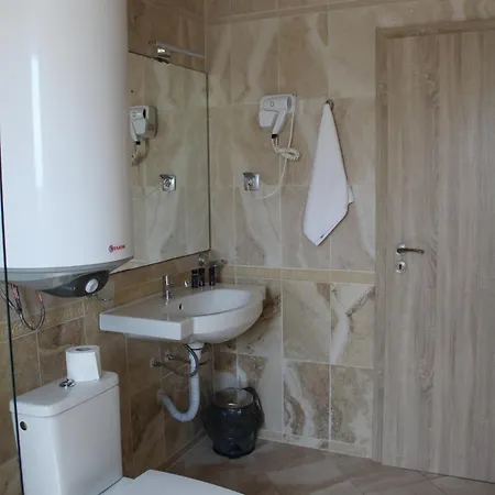 Vemara Boutique Hotel-free Parking Отель Варна