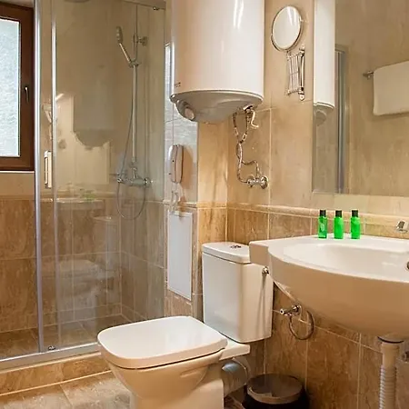 Vemara Boutique Hotel-free Parking Hotel Warna